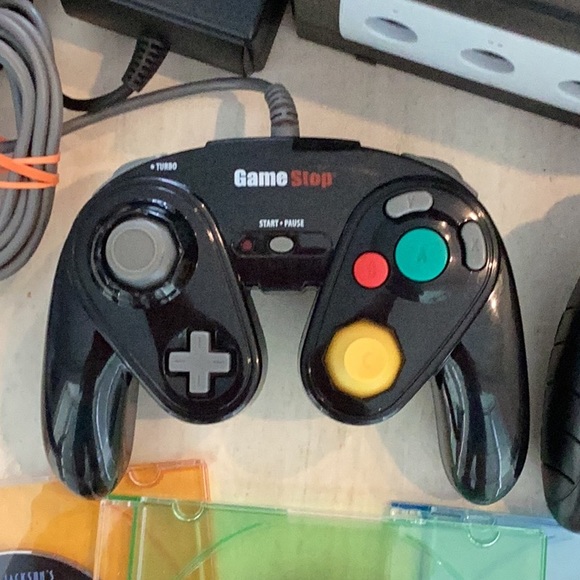 Nintendo GameCube Console & 4 Games Black Wireless Controller Ready To Play - Picture 3 of 16